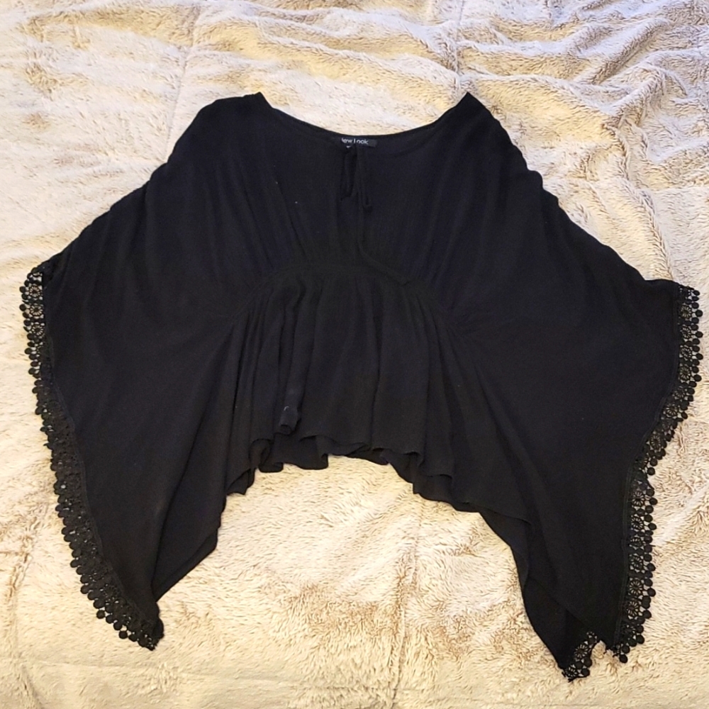 Flutter-sleeve Blouse